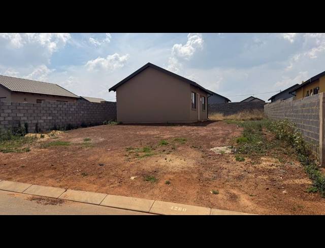 2 BEDROOM HOUSE FOR SALE IN TOEKOMSRUS